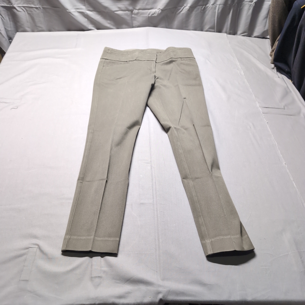 LOFT Tan Skinny Pants Versatile and Stylish‎